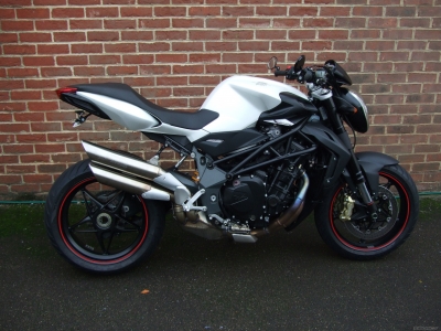 MV Agusta Brutale 920 Specfications And Features
